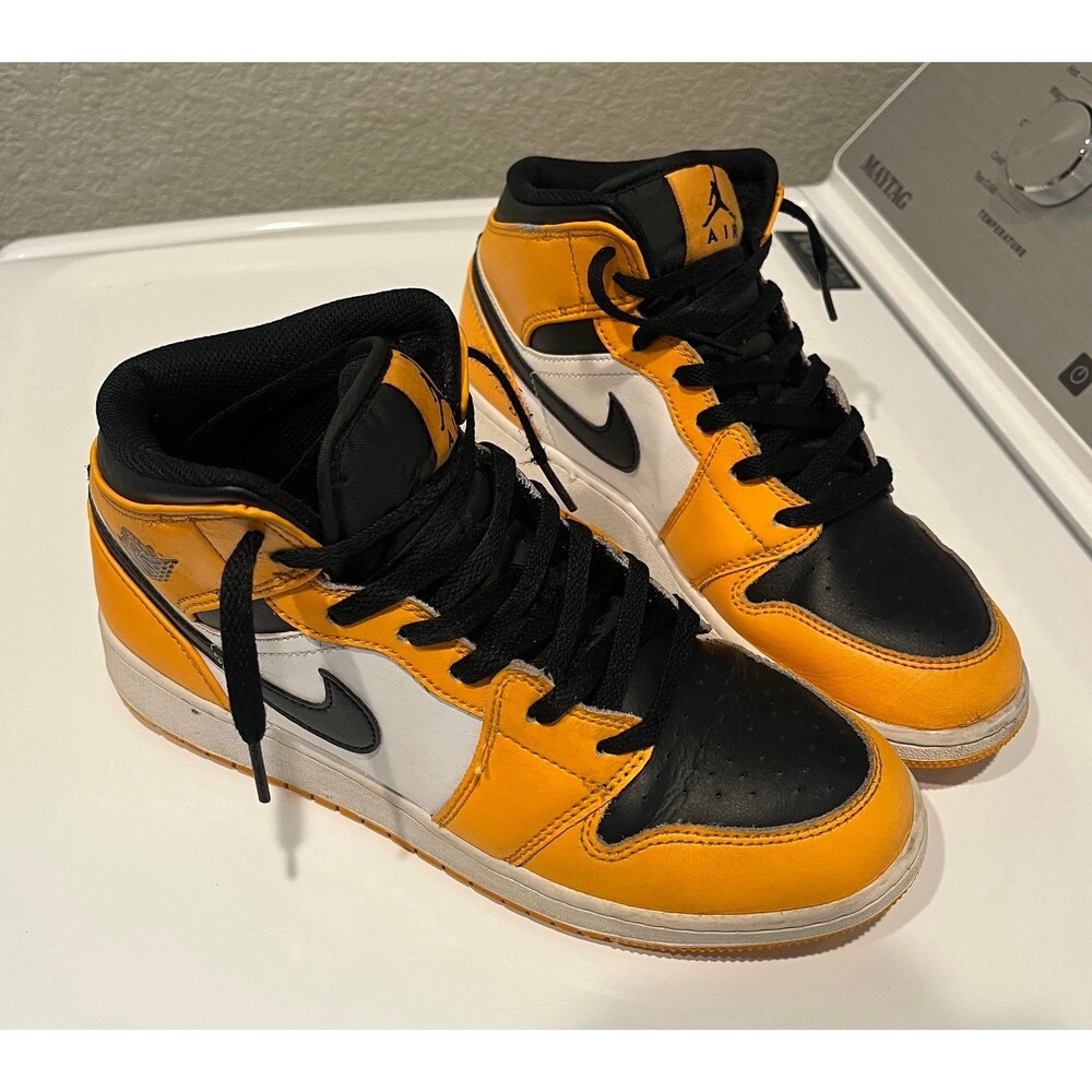 Nike Air Jordan 1 Mid Taxi GS Youth Size 7Y Yellow Black White 554725-701